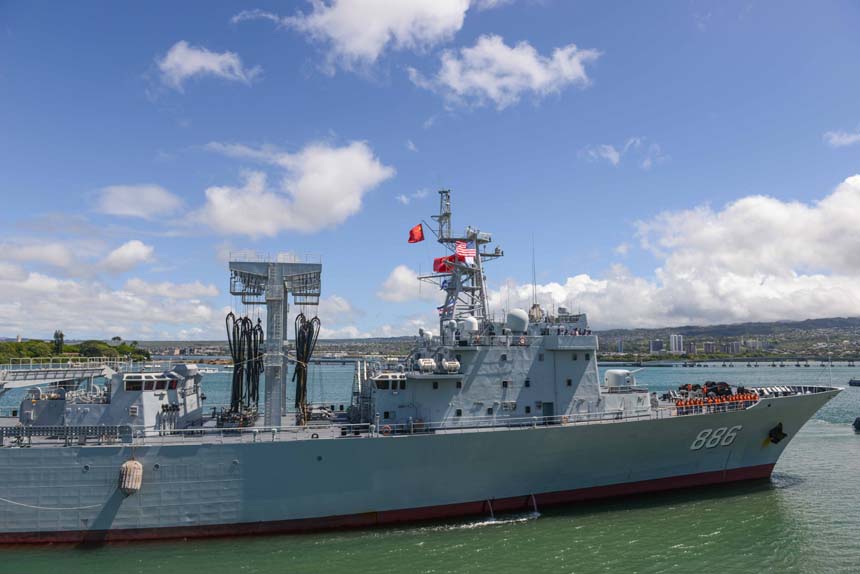 Photo taken on June 24, 2014 shows Chinese navy's supply ship Qiandaohu in Pearl Harbor in Hawaii, the United States. The Chinese fleet participating in the Rim of the Pacific (RIMPAC) multinational naval exercises arrived at Pearl Harbor on Tuesday.[Xinhua]