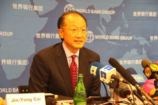 World Bank Group President Jim Yong Kim speaks during his visit at a press conference in Bejing. [Jiao Meng / Chinagate.cn]