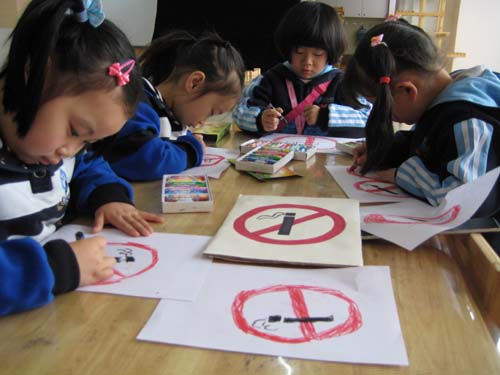 Anti-tobacco activists have called for more specifics in Beijing's legislation on smoking control, which is now under review and expected to take effect in 2015.