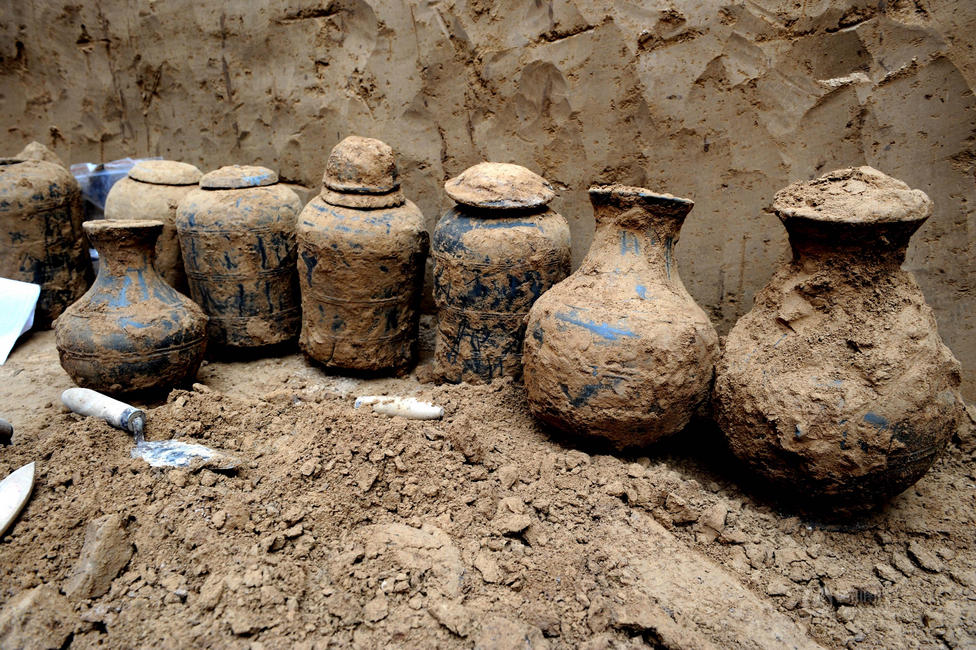 Chinese Archaeologists have completed excavating the site of the ancient city of Sizhou in Xuyi county in East China&apos;s Jiangsu province.