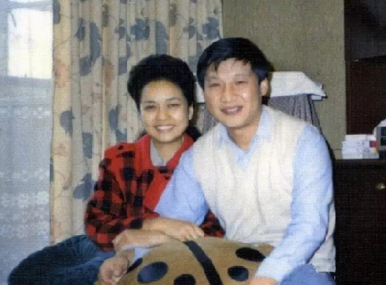 Rare photos of Xi with his daughter