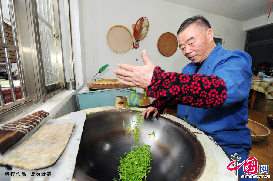 Ge learnt about tea from early childhood, and growing, firing and tasting are all part of his unique ancestral craft, while the tea garden and teahouse is his home.
