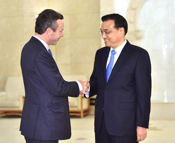On March 31 2015, China’s Premier Li Keqiang of the State Council gave an exclusive interview to Lionel Barber, editor of the Financial Times, at the Great Hall of the People.[Photo/Xinhua]