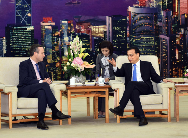 On March 31 2015, China’s Premier Li Keqiang of the State Council gave an exclusive interview to Lionel Barber, editor of the Financial Times, at the Great Hall of the People.[Photo/Xinhua] 