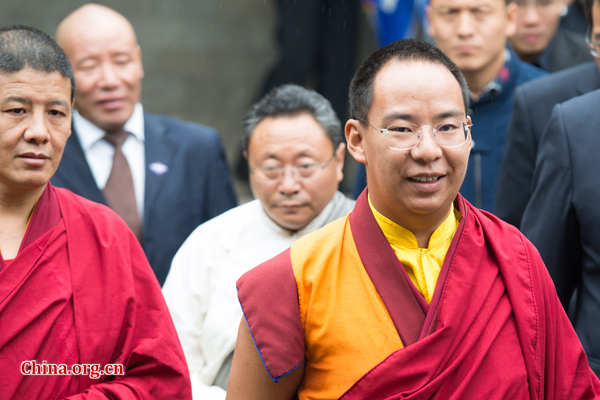 The 11th Panchen Lama, Bainqen Erdini Qoigyijabu, attended a donation ceremony on April 12, 2016 in Beijing during which 200 sets of cloud-based educational software were donated to schools in Tibet with the hope of alleviating poverty through better connected education.[Photo/China.org.cn by Chen Boyuan]