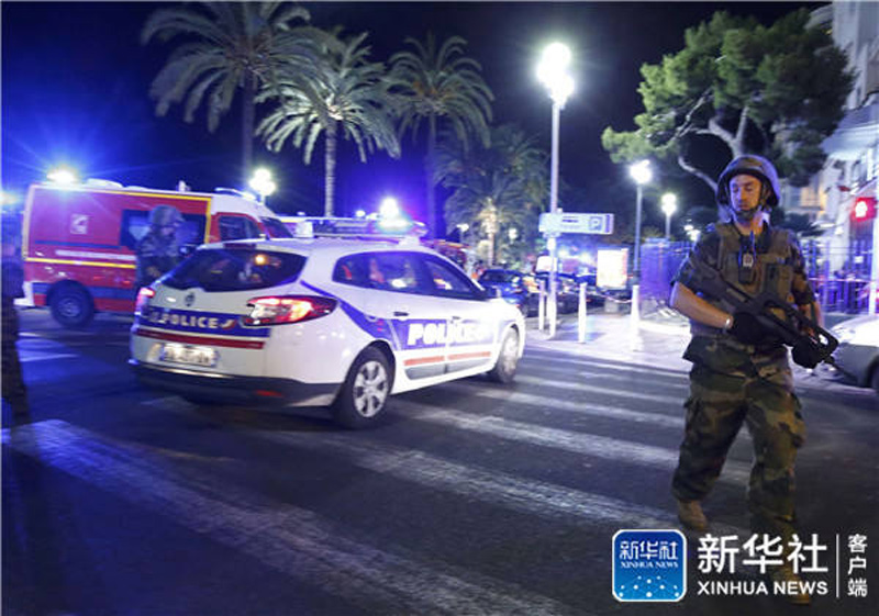 A truck rammed into crowd in Nice, southern France, killing dozens and injuring around 100, local media reported early Friday. The prefecture of the Alpes-Maritimes took the incident as an attack, reported French media. [Photo/Xinhua] 