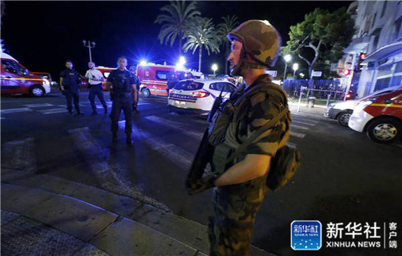 A truck rammed into crowd in Nice, southern France, killing dozens and injuring around 100, local media reported early Friday. The prefecture of the Alpes-Maritimes took the incident as an attack, reported French media. [Photo/Xinhua] 