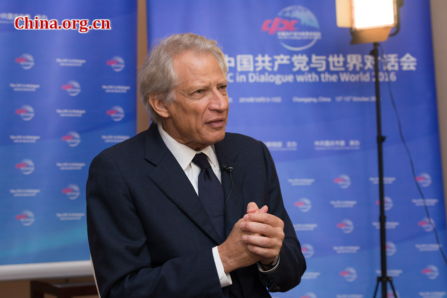 Dominique de Villepin, former French prime minister, delivers a speech at the opening ceremony of the 2016 CPC in Dialogue with the World before taking questions from the press on Oct. 14, 2016 in Chongqing Municipality, southwest China. [Photo by Chen Boyuan]