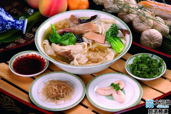 Stewed Noodles, one of the 'Top 10 renowned Chinese noodles' by China.org.cn. 