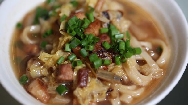 Sauteed Noodles, one of the 'Top 10 renowned Chinese noodles' by China.org.cn. 