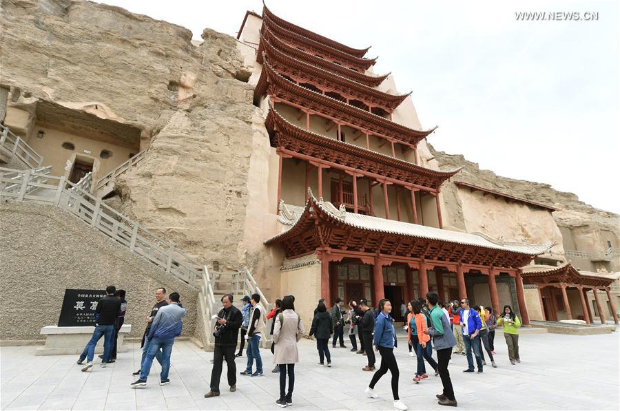 NW China's Dunhuang receives some 1.13 mln tourists in Q1 