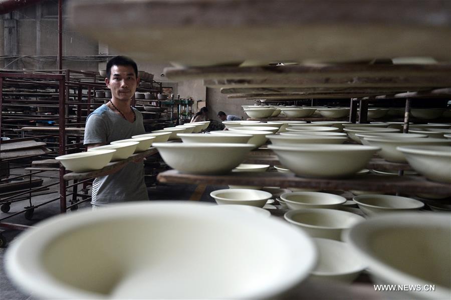 China's Zibo well-known for production and export of porcelain products