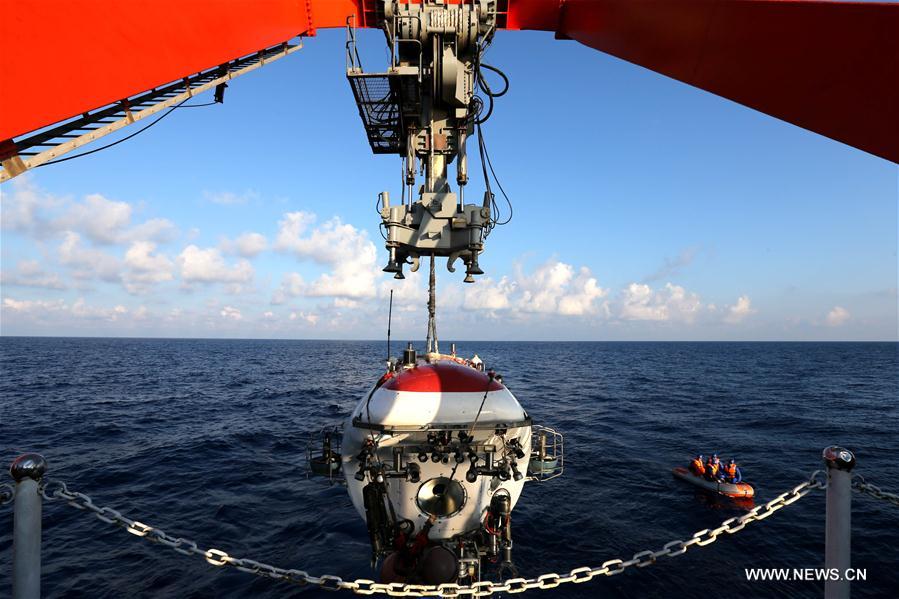 Chinese scientists embark on deep-sea mission in South China Sea