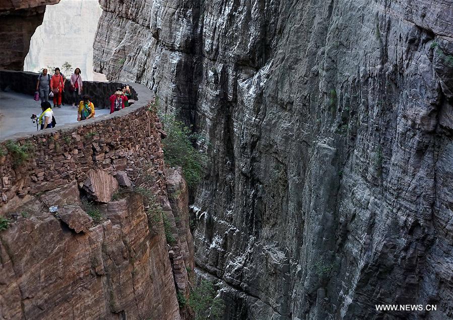 Miraculous cliff corridor in Henan