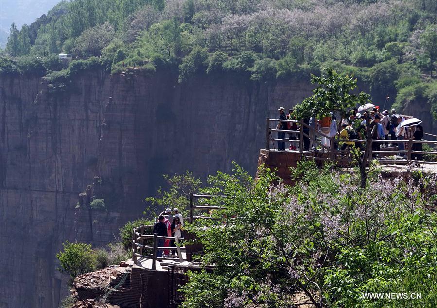 Miraculous cliff corridor in Henan