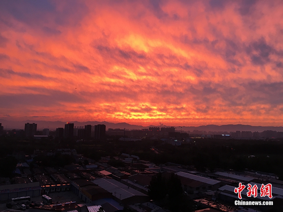 Marvelous sunset glows upon Beijing