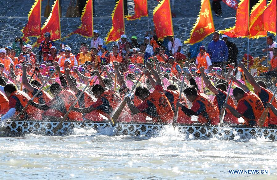 Dragon boat races held across China to celebrate Duanwu Festival