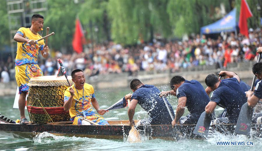 Dragon boat races held across China to celebrate Duanwu Festival