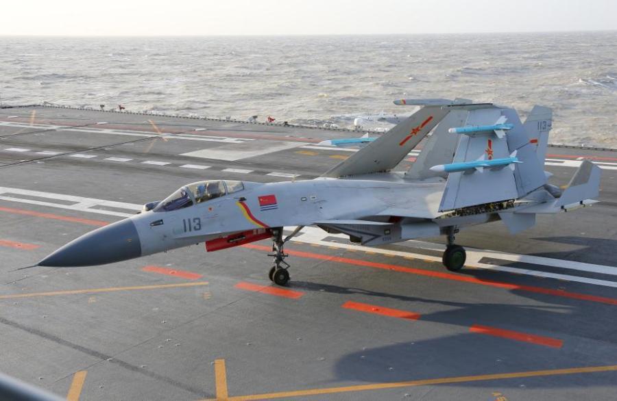 Aircraft carrier Liaoning conducts training