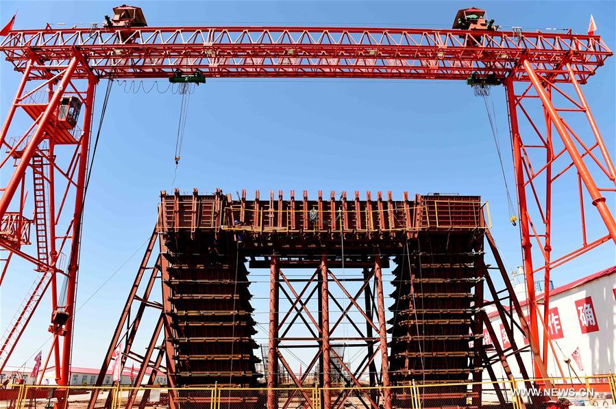 CHINA-RUSSIA-ROAD BRIDGE-CONSTRUCTION (CN)