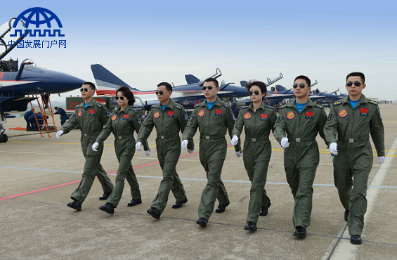 設計師楊潔的“蘇意”在北京時裝周備受矚目