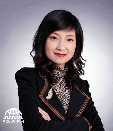 张茉楠，中国国际经济交流中心战略研究部副研究员，经济学博士后。