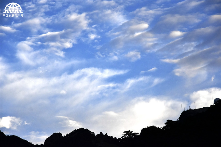 黄山秋天秋叶秋色秋景美成一幅画 黄山秋天秋叶秋色秋景美成一幅画