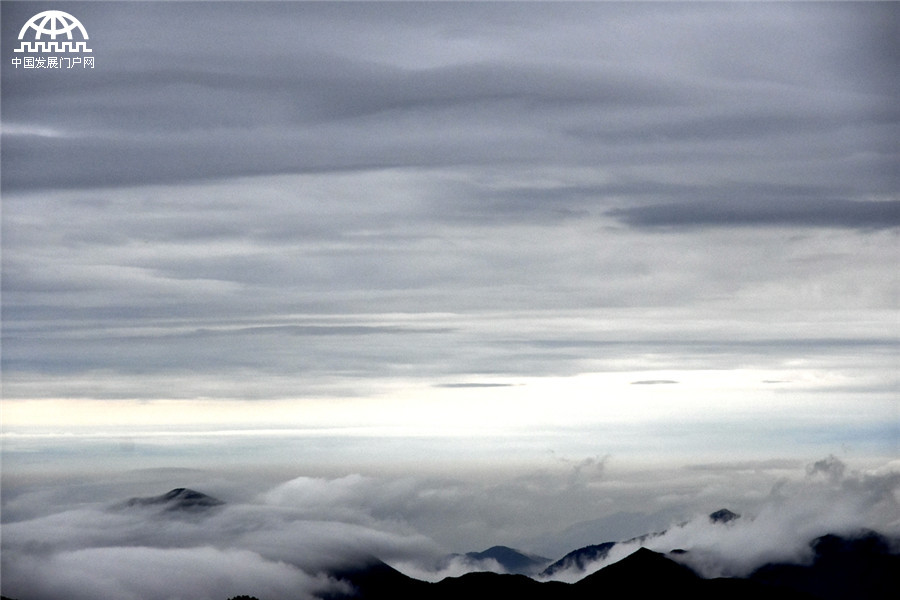 黄山秋天秋叶秋色秋景美成一幅画 黄山秋天秋叶秋色秋景美成一幅画