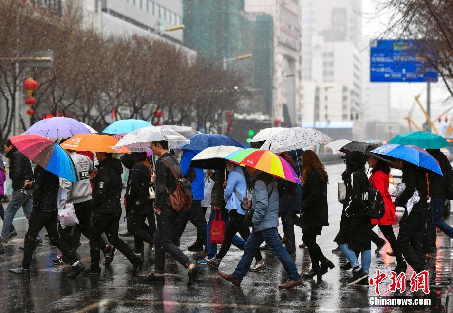 清明节乌鲁木齐迎降雪