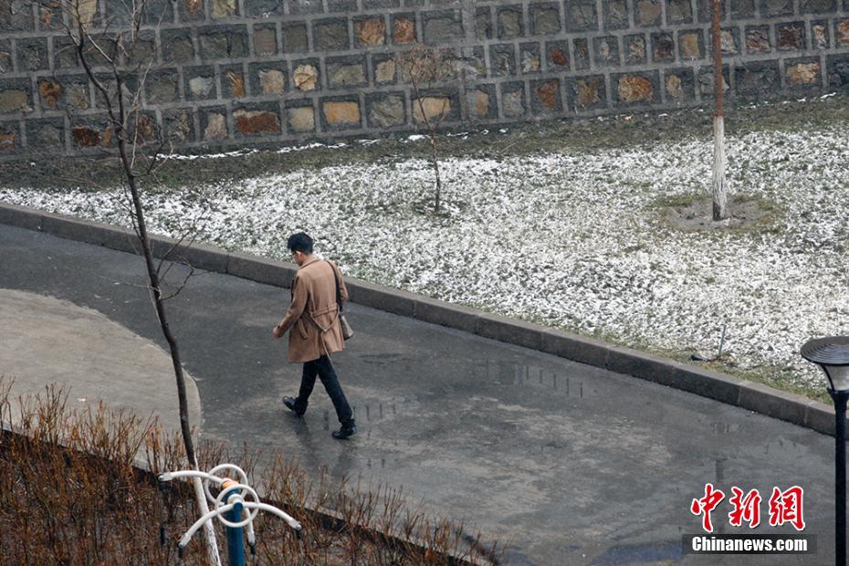 清明节乌鲁木齐迎降雪