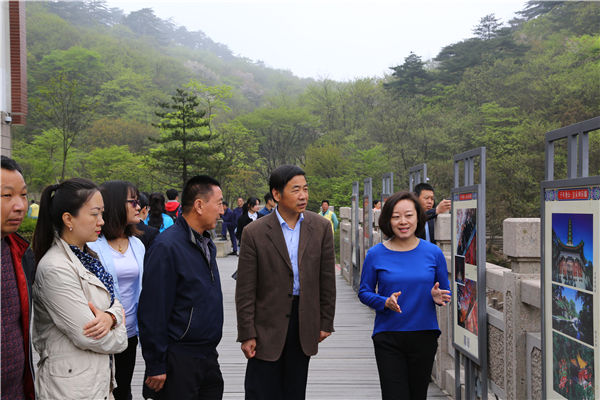 '千年香山 皇家御园'主题摄影展在黄山风景区揭幕