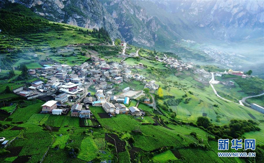 甘南扎尕那:深山中的藏寨秘境