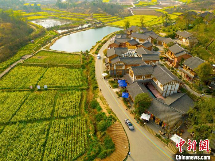 航拍官塘新村。　张浪 摄