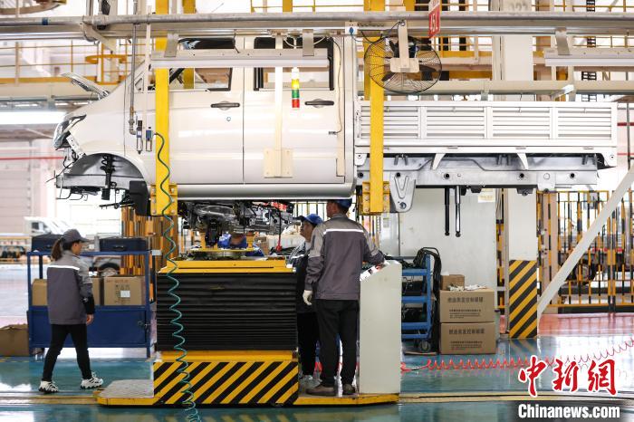 貴州匯川：趕訂單汽車工廠生產忙